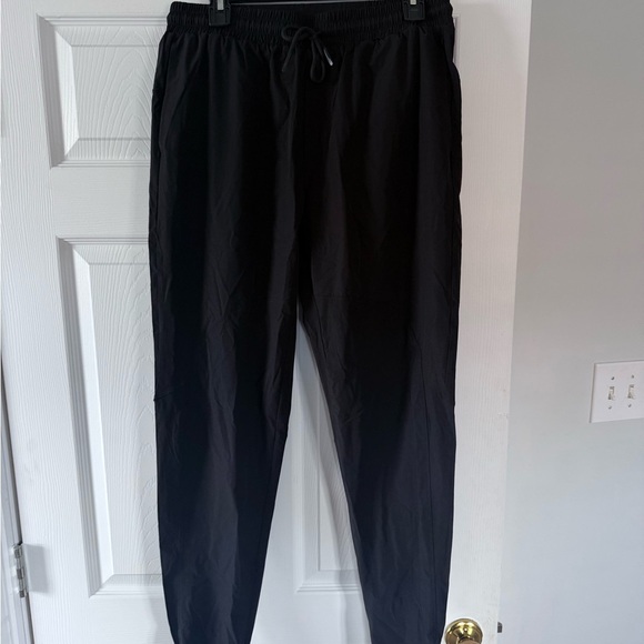 lululemon athletica Men's Black Joggers - Picture 1 of 3